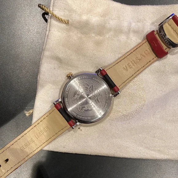 Versace Watch - Picture 2 of 7